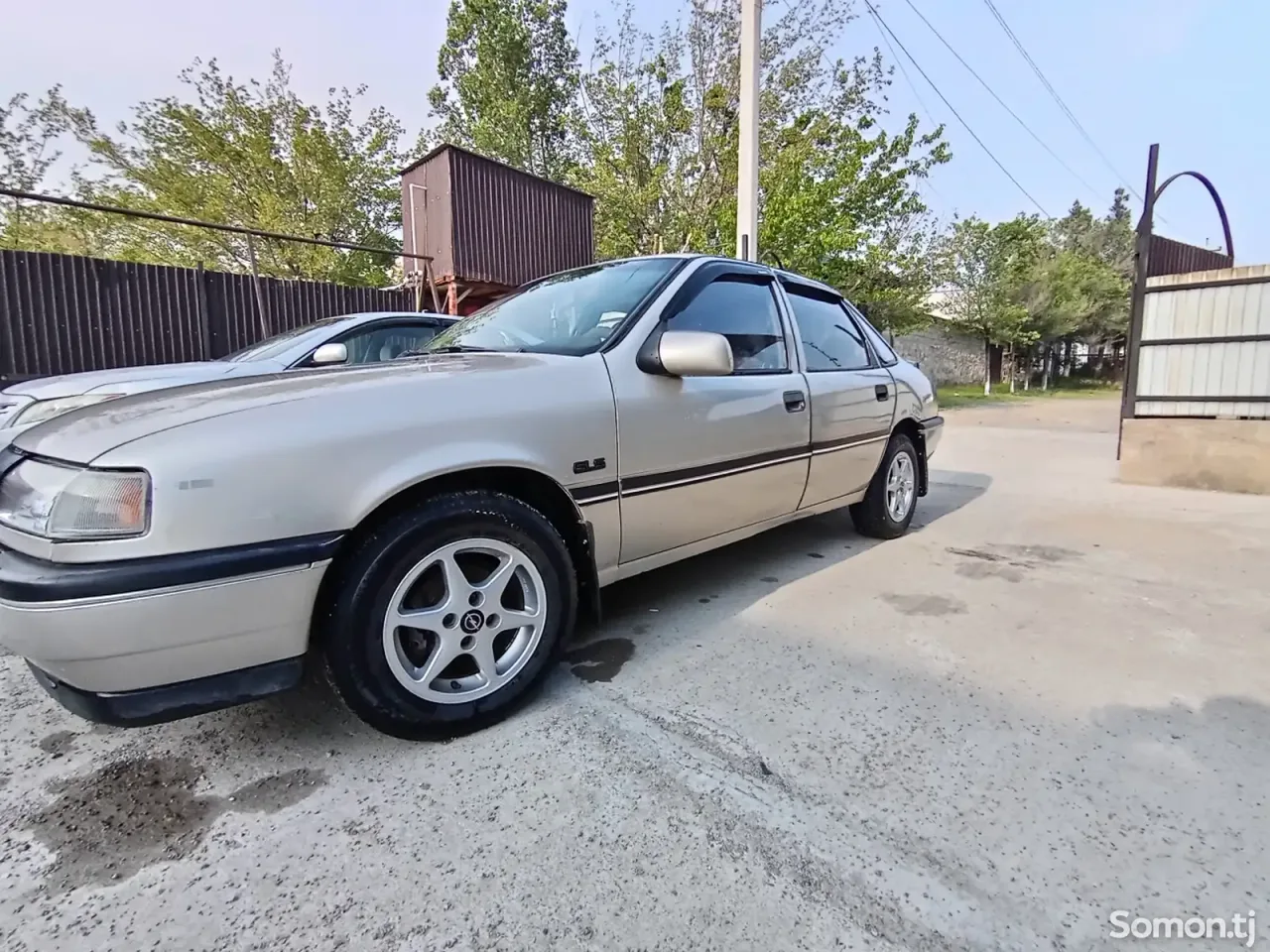 Opel Vectra A 1991 · 1.8 MT