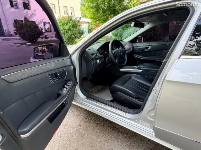 Mercedes-Benz E class 2010 · 3.0 AT