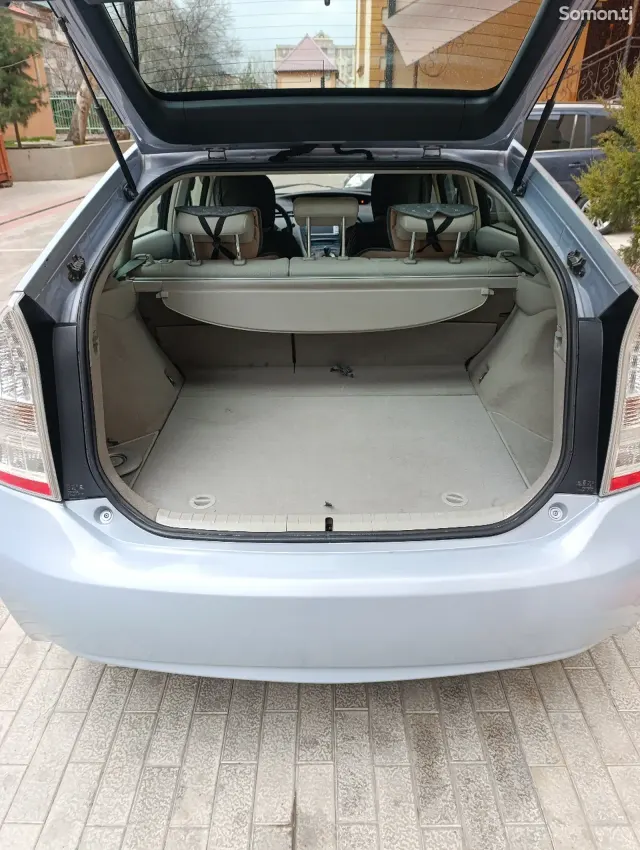 Toyota Prius 2010 · 1.8 AT