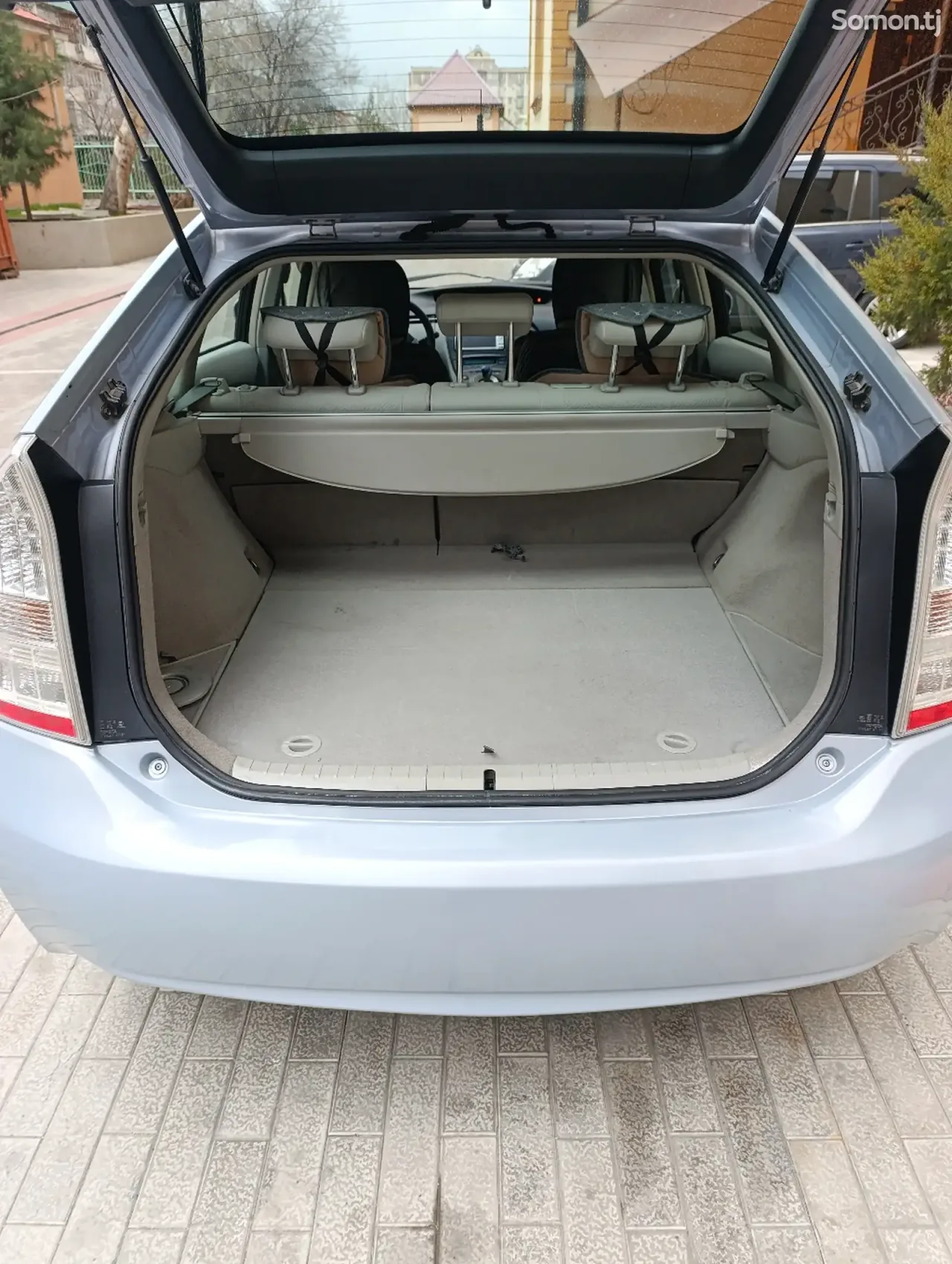 Toyota Prius 2010 · 1.8 AT