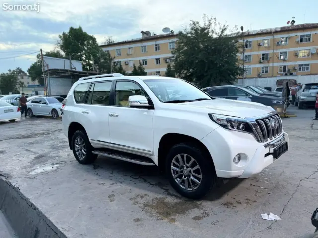 Toyota Land Cruiser Prado 2014 · 0.4 AT