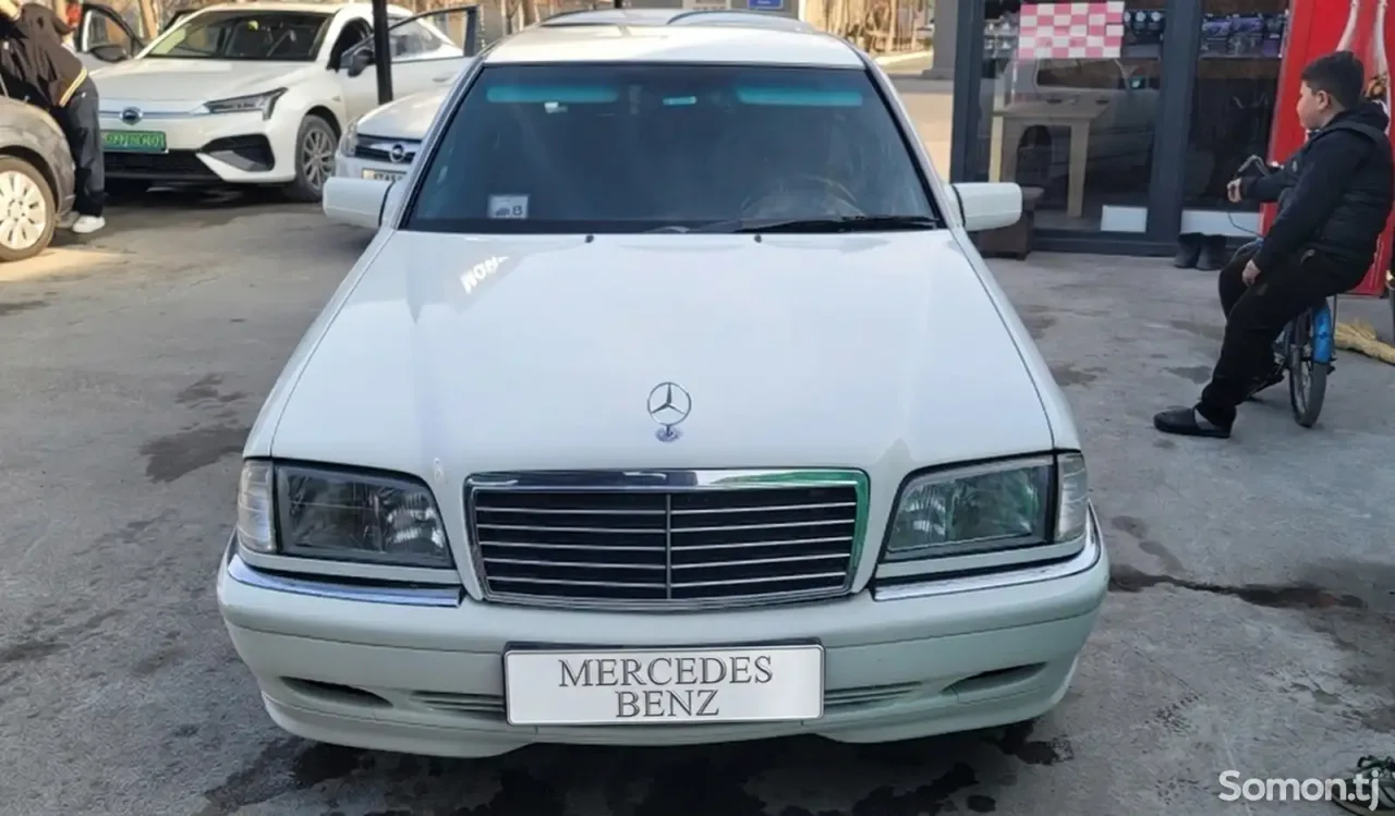 Mercedes-Benz C class 1997 · 2.0 AT