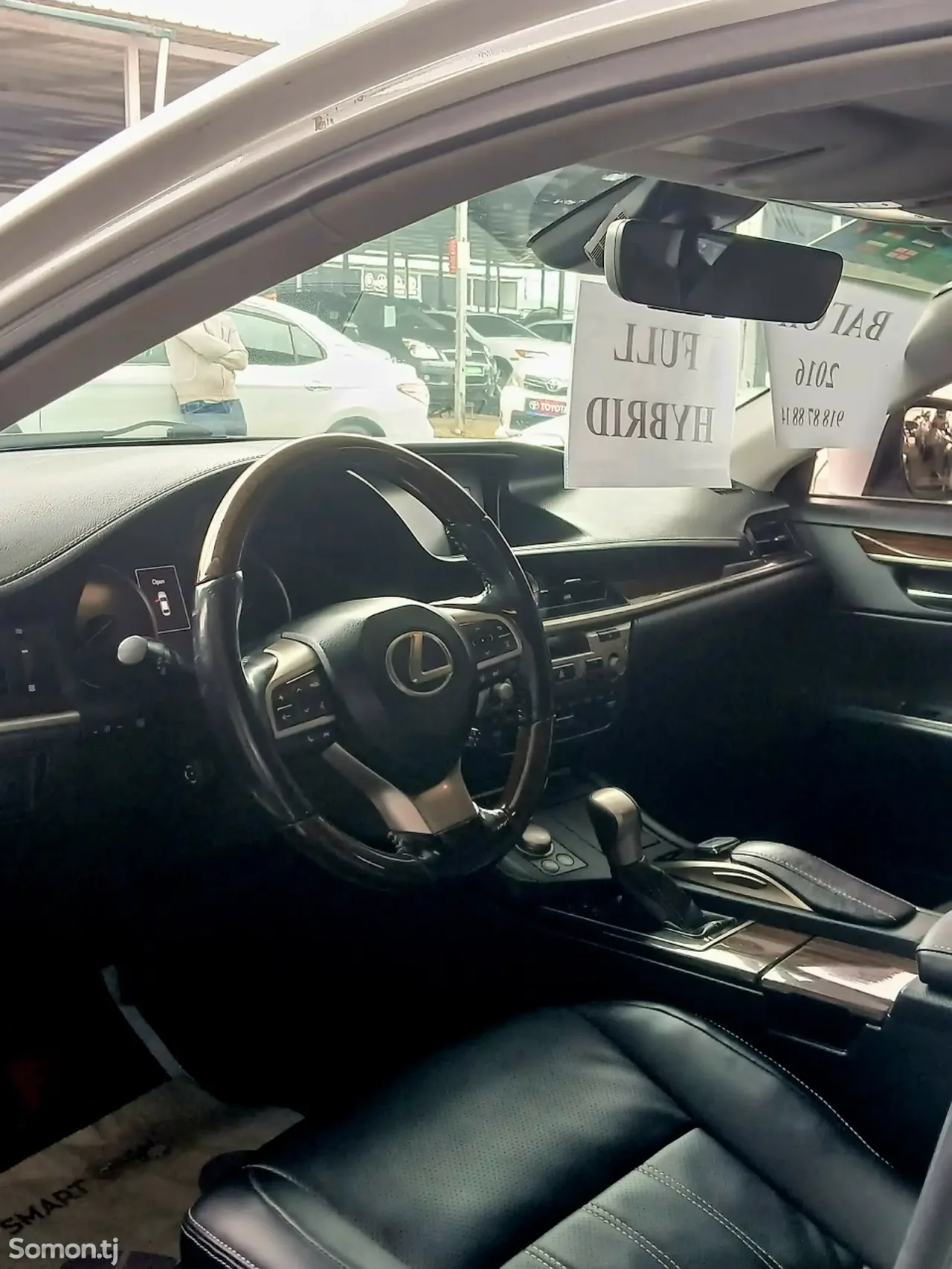 Lexus ES series 2016 · 2.5 AT