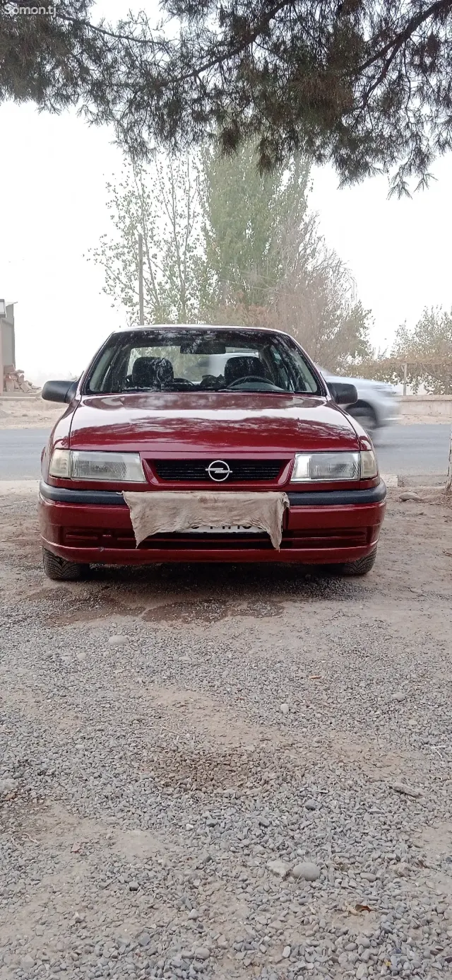 Opel Vectra A 1994 · 1.6 MT