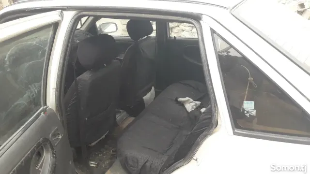 Daewoo Nexia 1996 · 1.6 MT