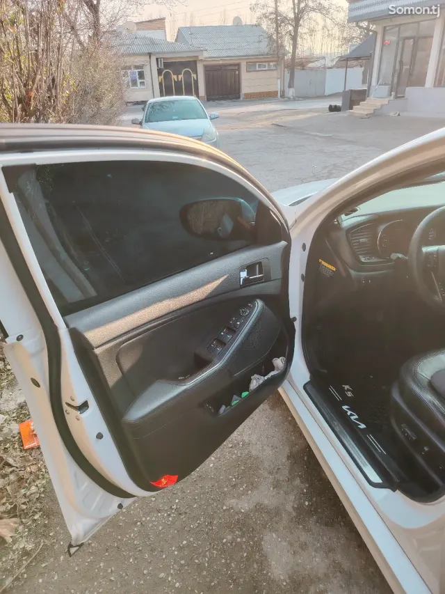 Kia K5 2010 · 2.0 AT