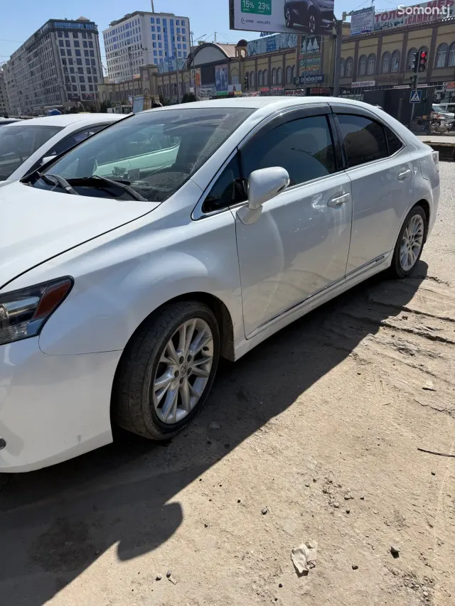 Lexus HS series 2010 · 2.4 AT
