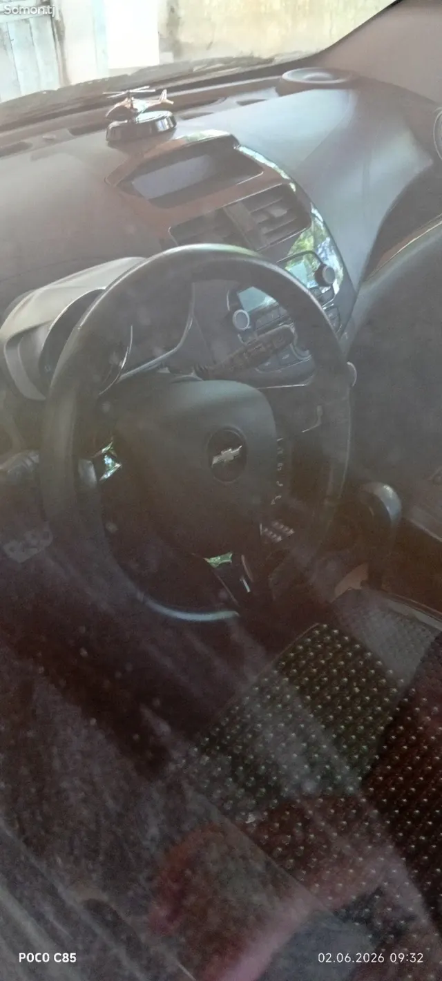 Chevrolet Spark 2015 · 1.1 AT