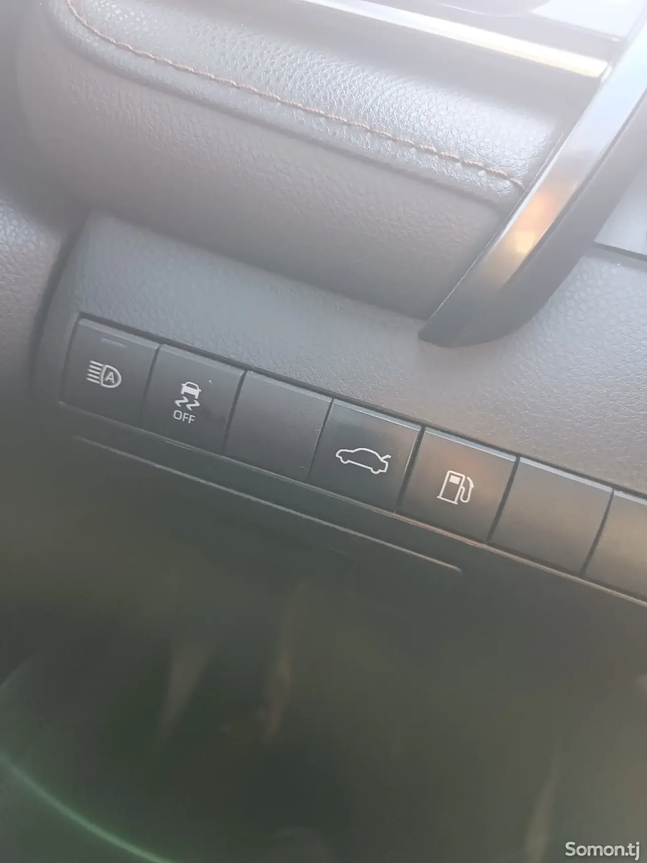 Toyota Camry 2019 · 2.5 AT