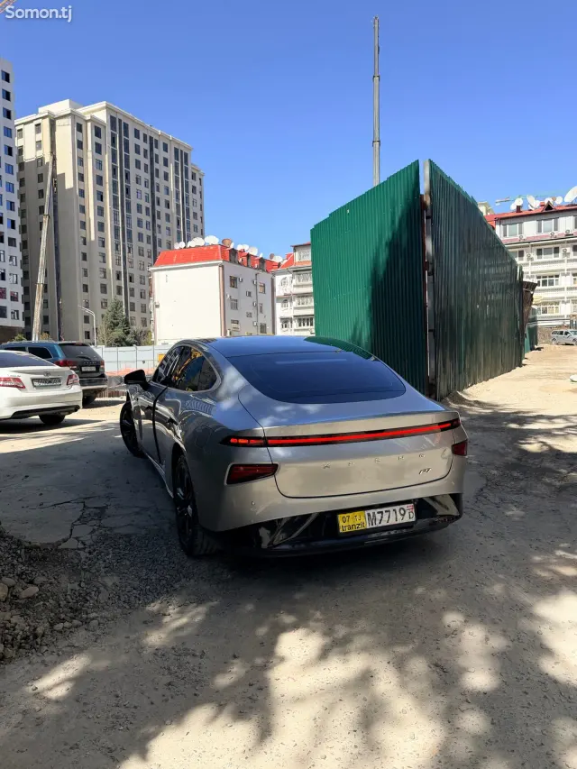 Xpeng P7 2024 · CVT