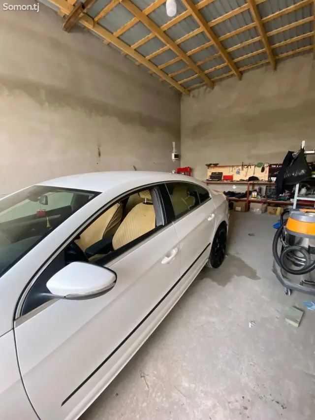Volkswagen Passat 2012 · 1.8 AT