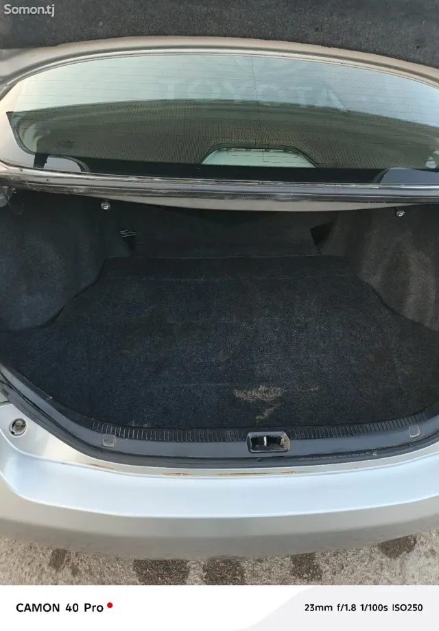 Toyota Camry 2011 · 2.4 AT