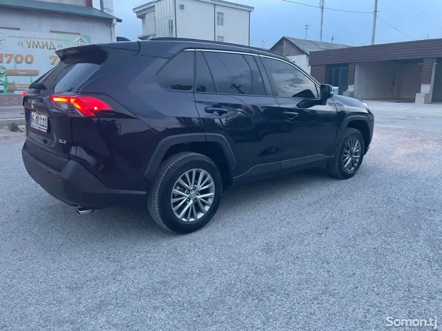 Toyota RAV 4 2022 · 2.5 AT