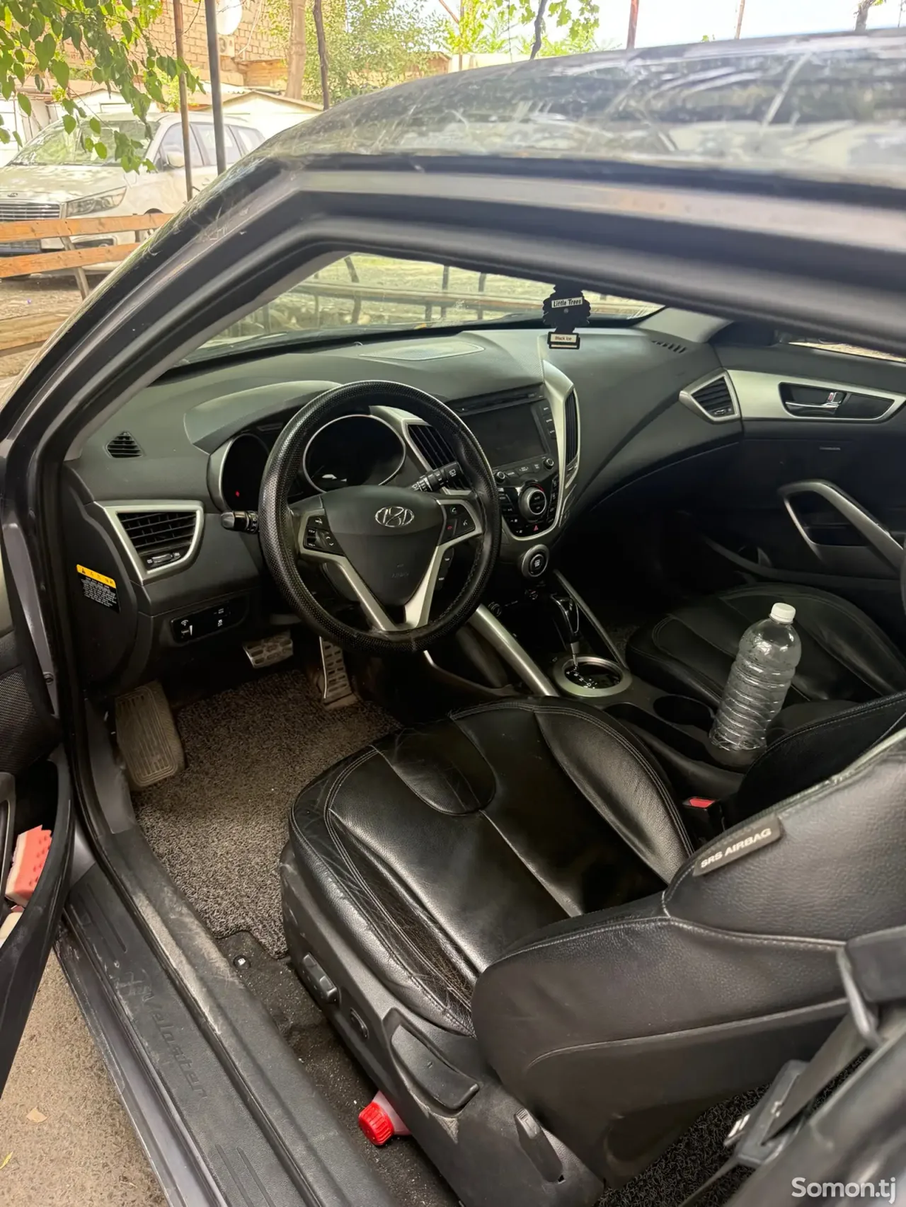 Hyundai Veloster 2011 · 1.6 AT