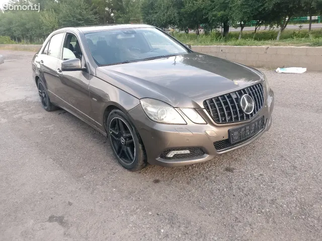 Mercedes-Benz E class 2012 · 2.0 AT