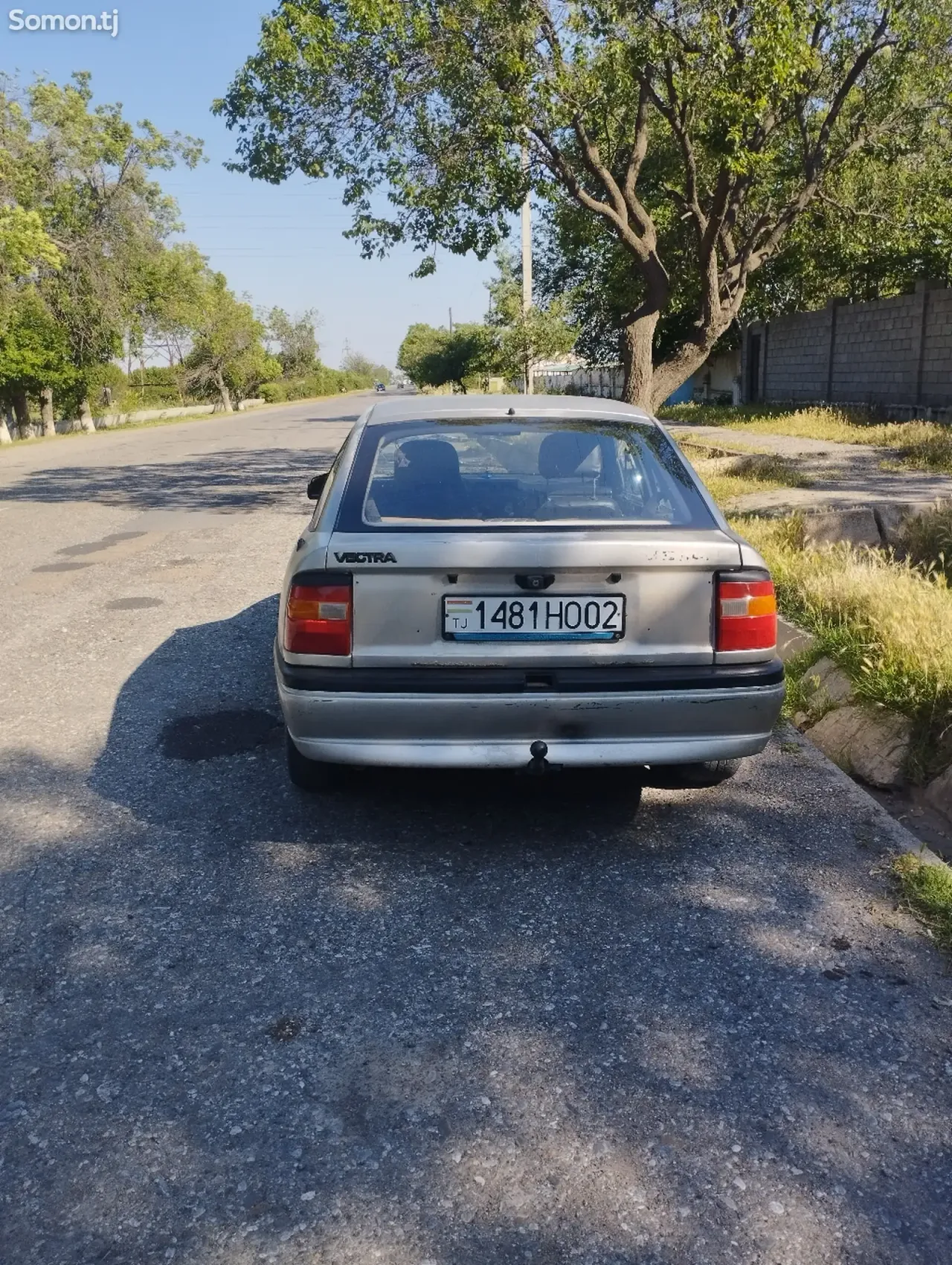 Opel Vectra A 1993 · 1.6 MT