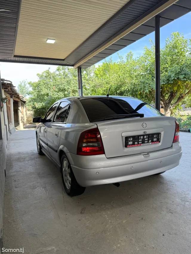 Opel Astra G 2004 · 1.6 AT
