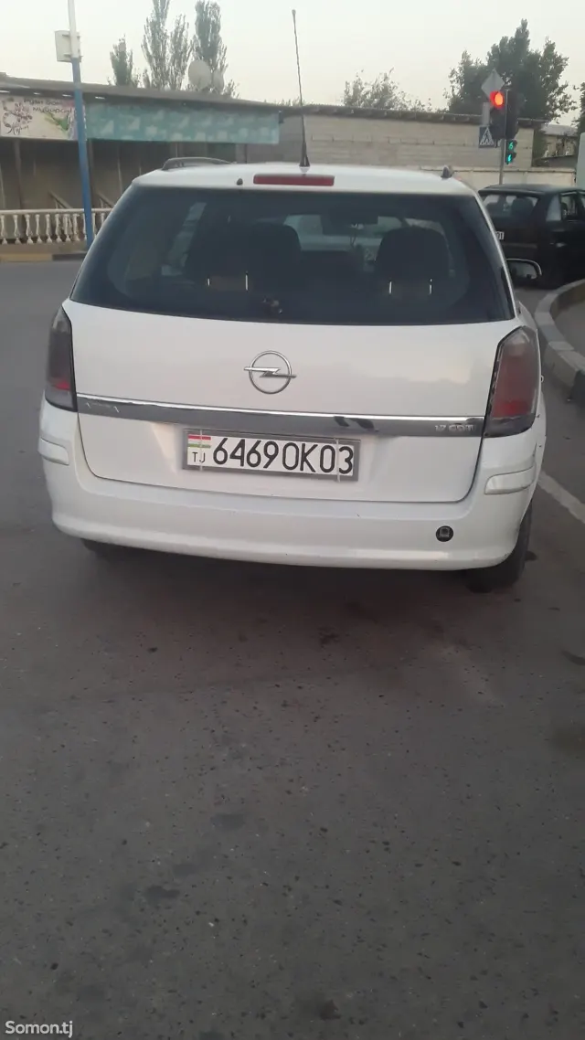 Opel Astra H 2005 · 1.8 MT