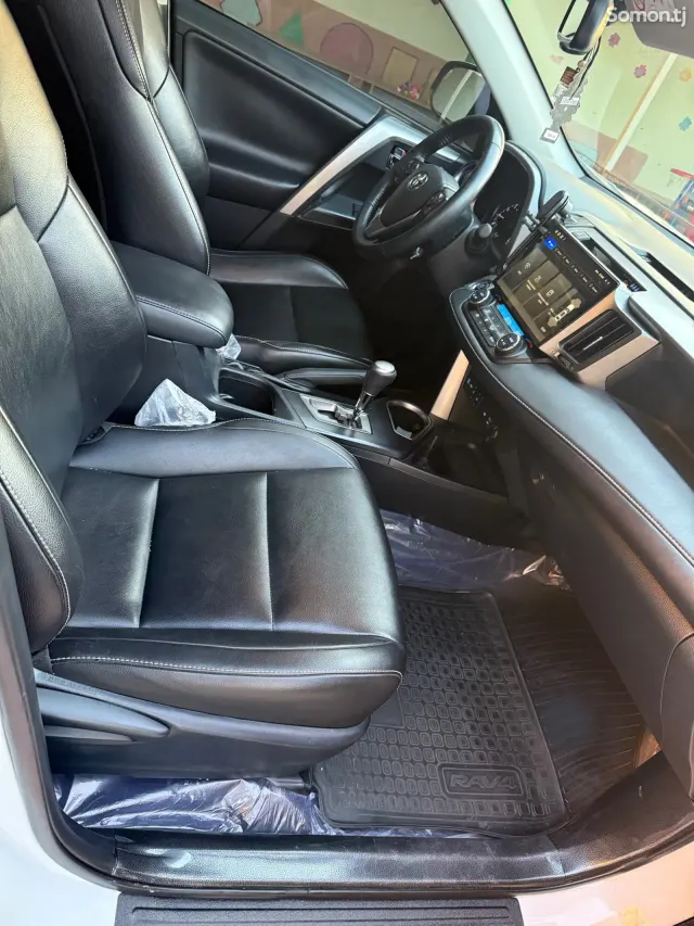 Toyota RAV 4 2019 · 2.5 AT