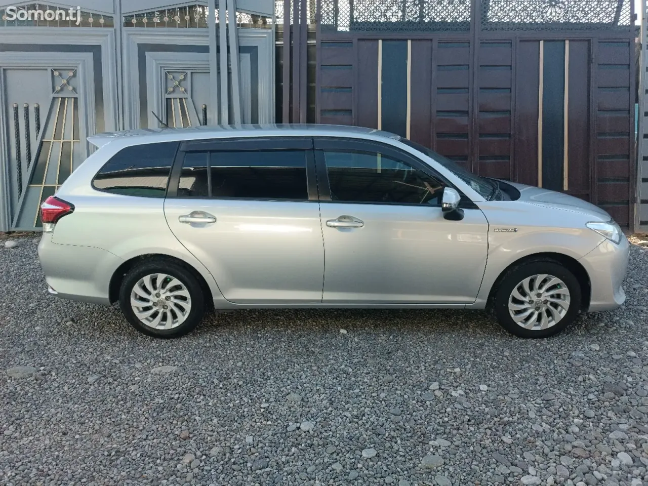 Toyota Fielder 2016 · 1.5 AT