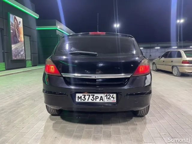 Opel Astra H 2006 · 1.8 MT