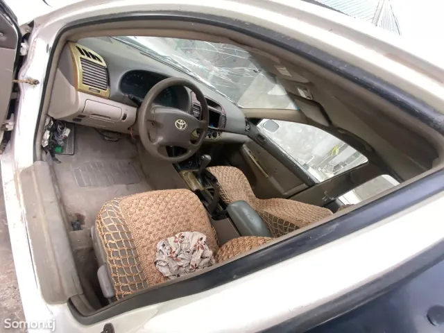 Toyota Camry 2005 · 2.4 AT