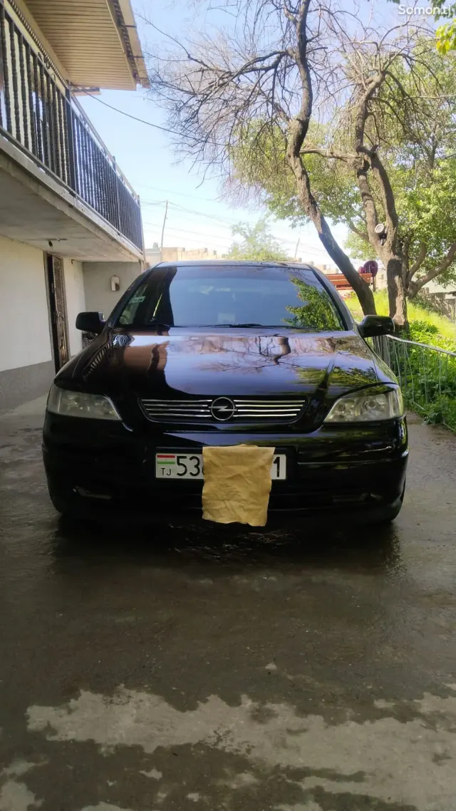 Opel Astra G 1999 · 1.6 MT