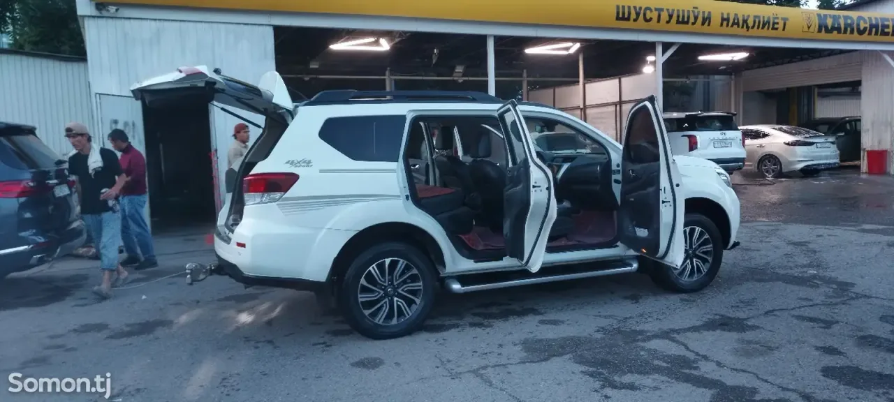 Nissan X-Terra 2018 · 2.5 AT