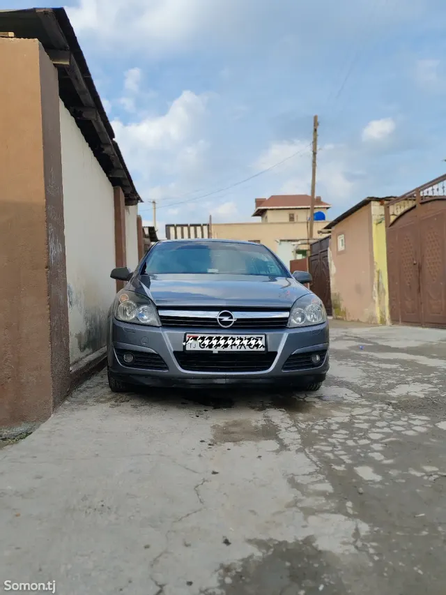 Opel Astra H 2006 · 1.7 MT