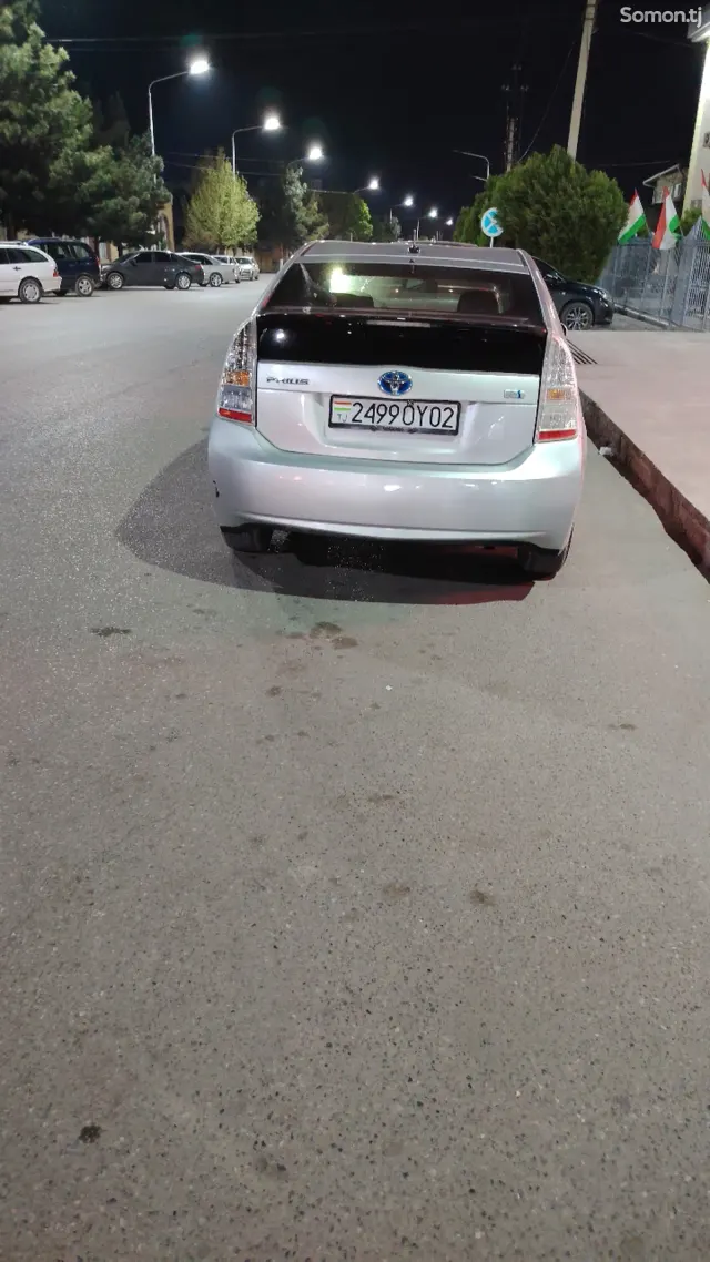 Toyota Prius 2011 · 1.8 AT
