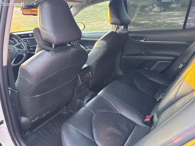 Toyota Camry 2020 · 2.5 AT