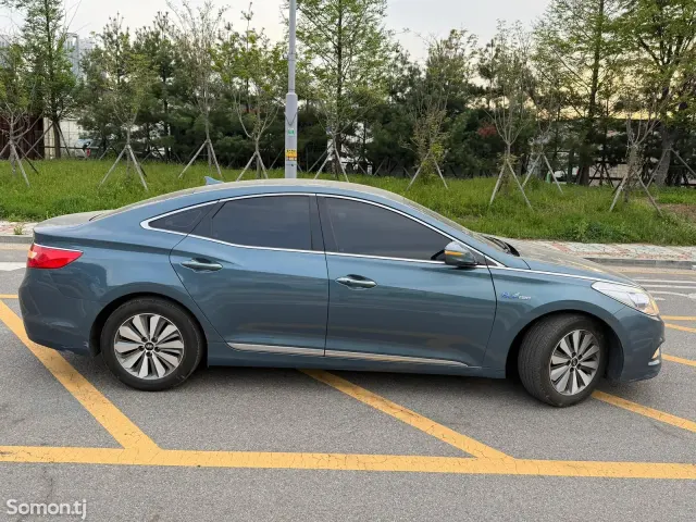 Hyundai Grandeur 2014 · 2.4 AT