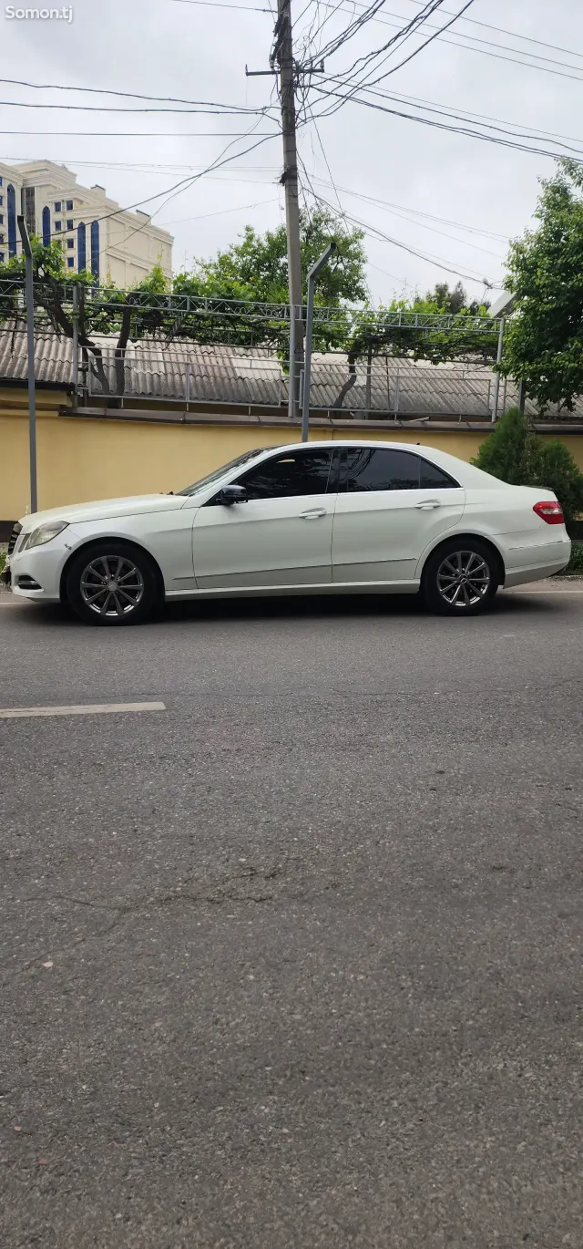 Mercedes-Benz E class 2010 · 3.5 AT