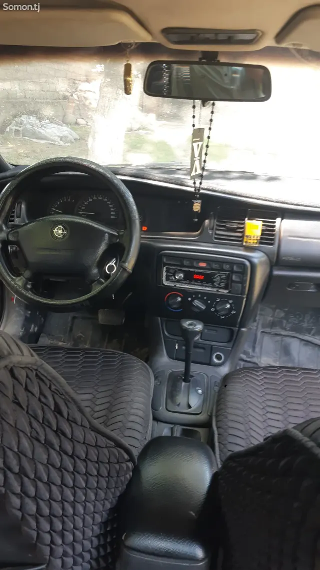 Opel Vectra B 1996 · 1.8 AT