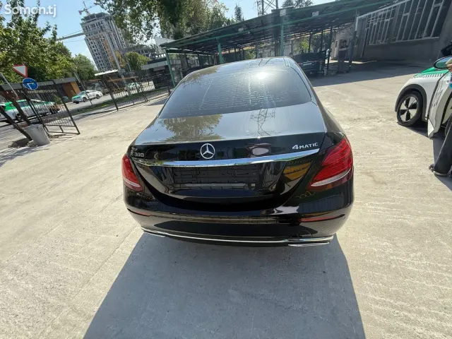 Mercedes-Benz E class 2016 · 3.0 AT