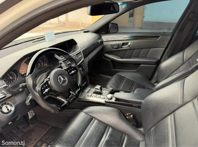 Mercedes-Benz E class 2011 · 6.3 AT