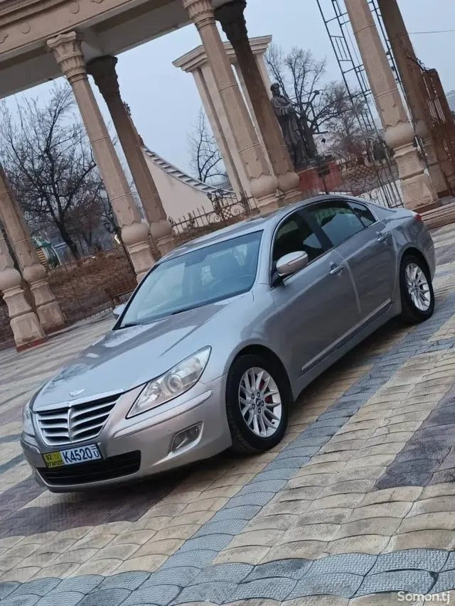 Hyundai Genesis 2010 · 3.0 AT