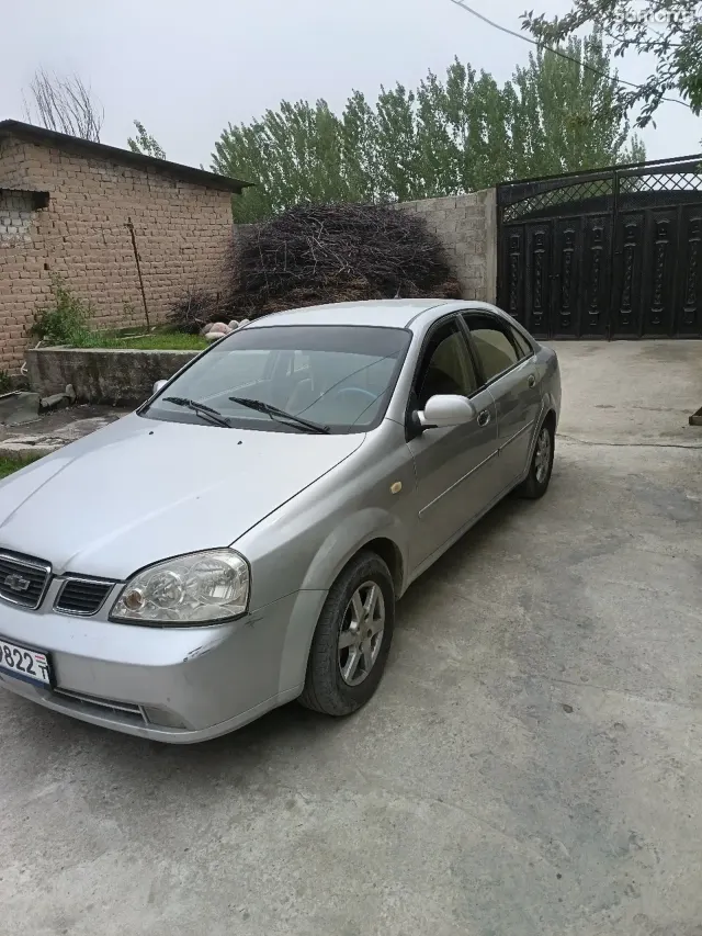 Chevrolet Lacetti 2004 · 1.6 AT