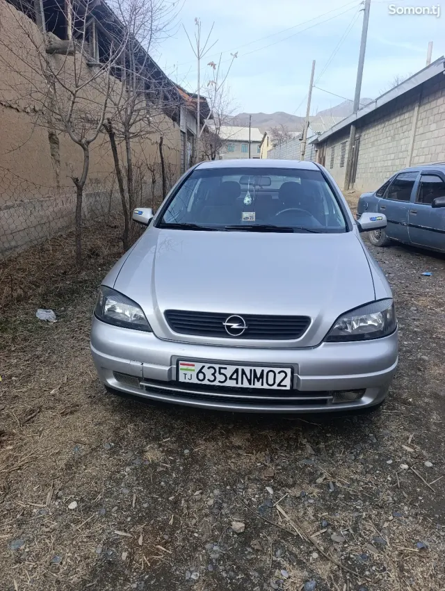 Opel Astra G 1999 · 1.6 MT