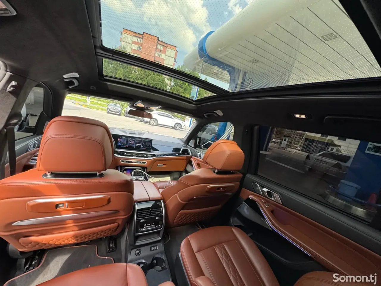 BMW X7 2023 · 4.4 AT