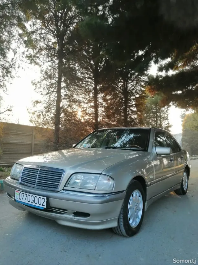 Mercedes-Benz C class 1999 · 2.4 AT