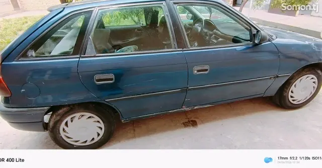 Opel Astra F 1994 · 1.6 MT