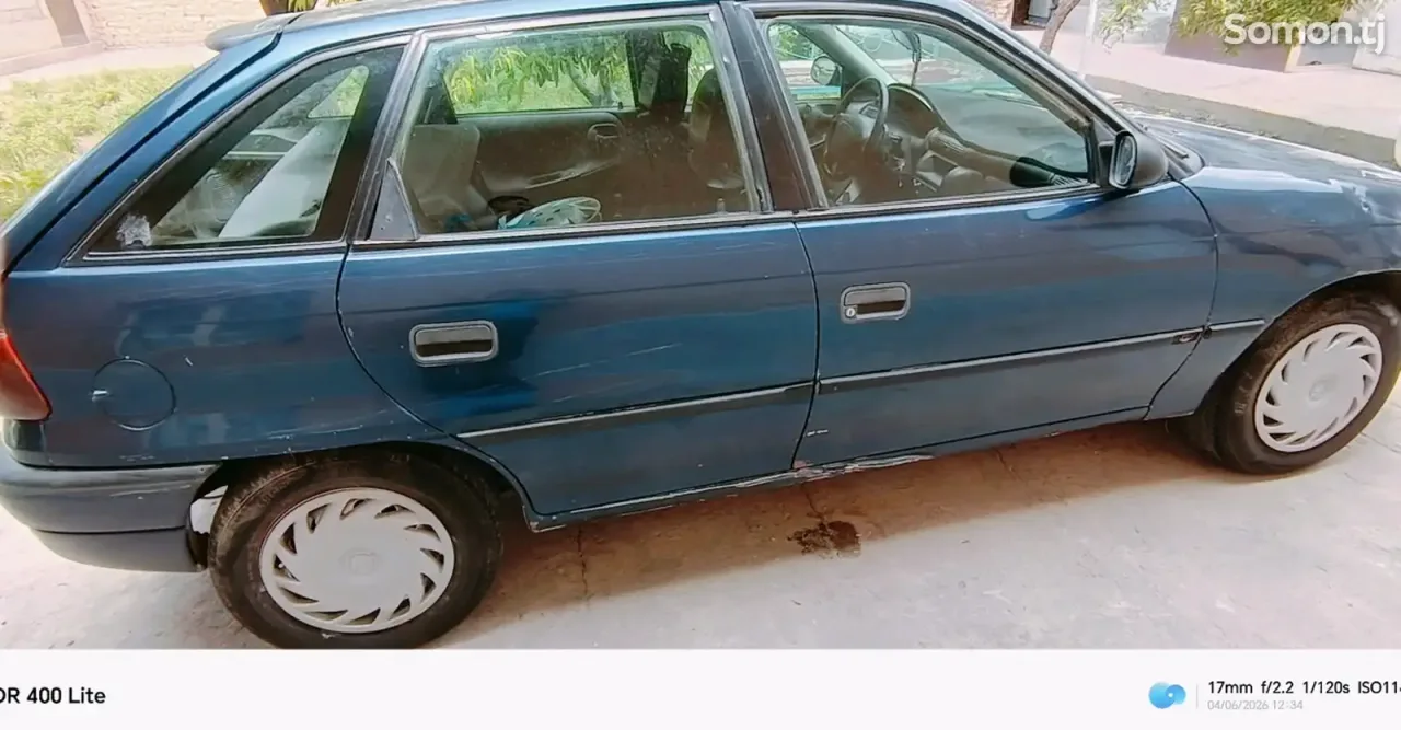 Opel Astra F 1994 · 1.6 MT