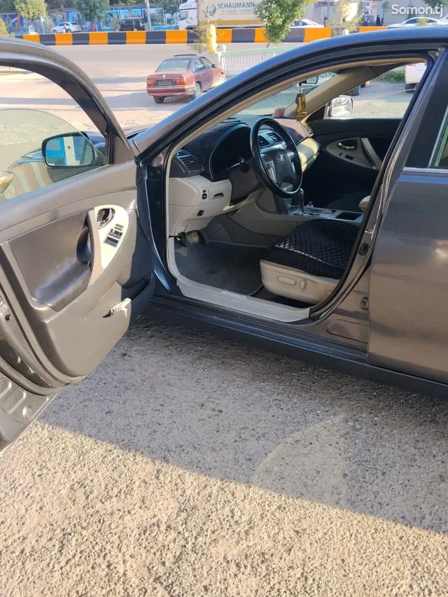 Toyota Camry 2007 · 2.4 AT