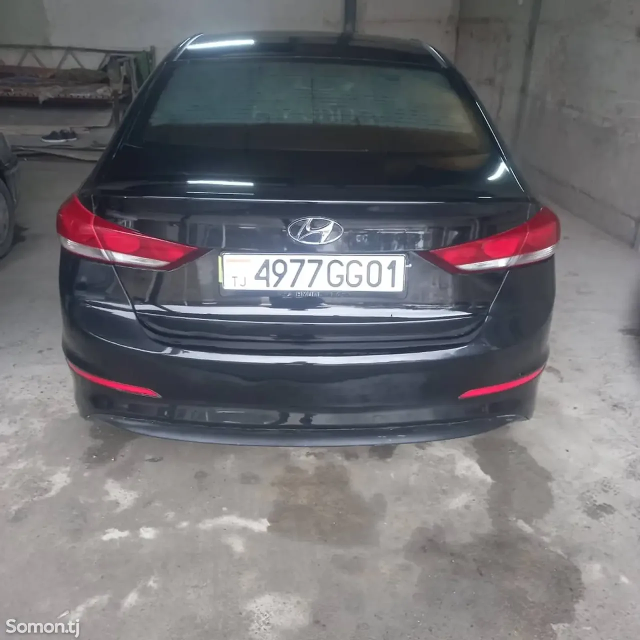 Hyundai Elantra 2018 · 1.8 AT