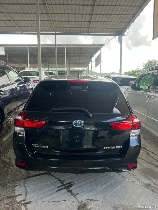 Toyota Fielder 2015 · 1.5 AT