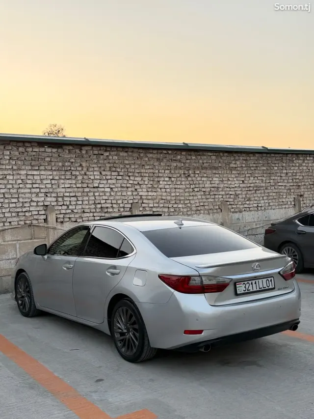 Lexus ES series 2014 · 3.5 AT
