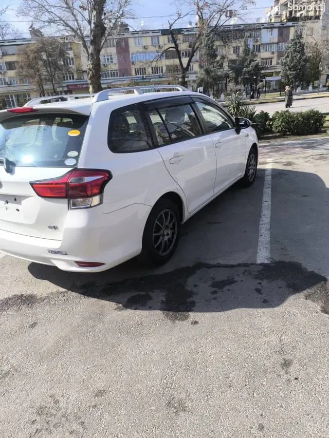 Toyota Fielder 2015 · 1.5 AT