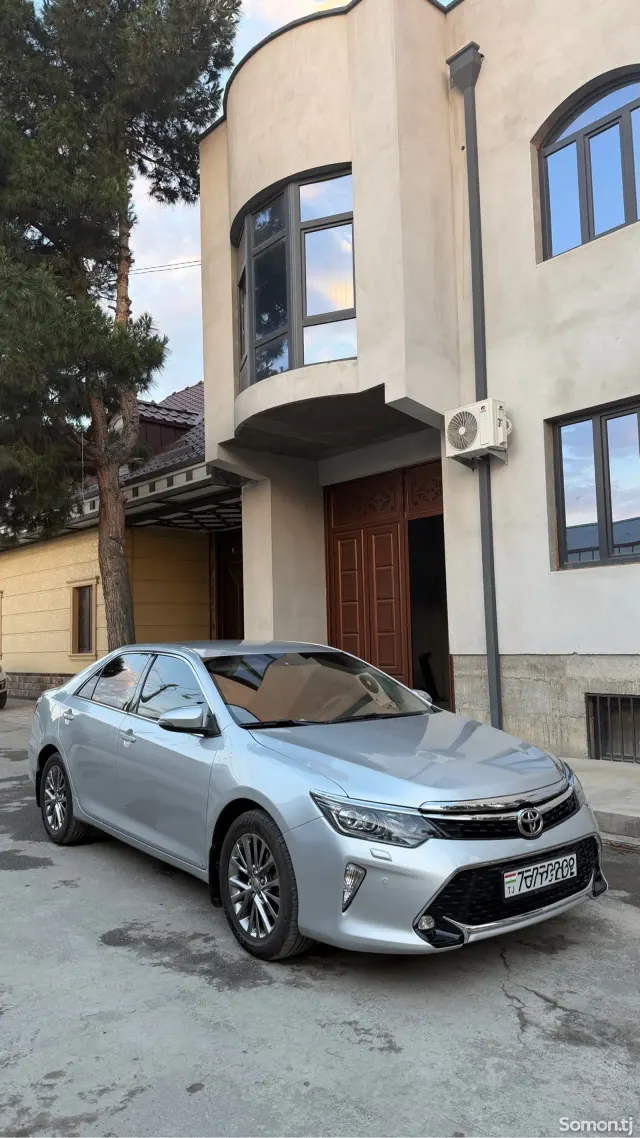 Toyota Camry 2016 · 2.0 AT