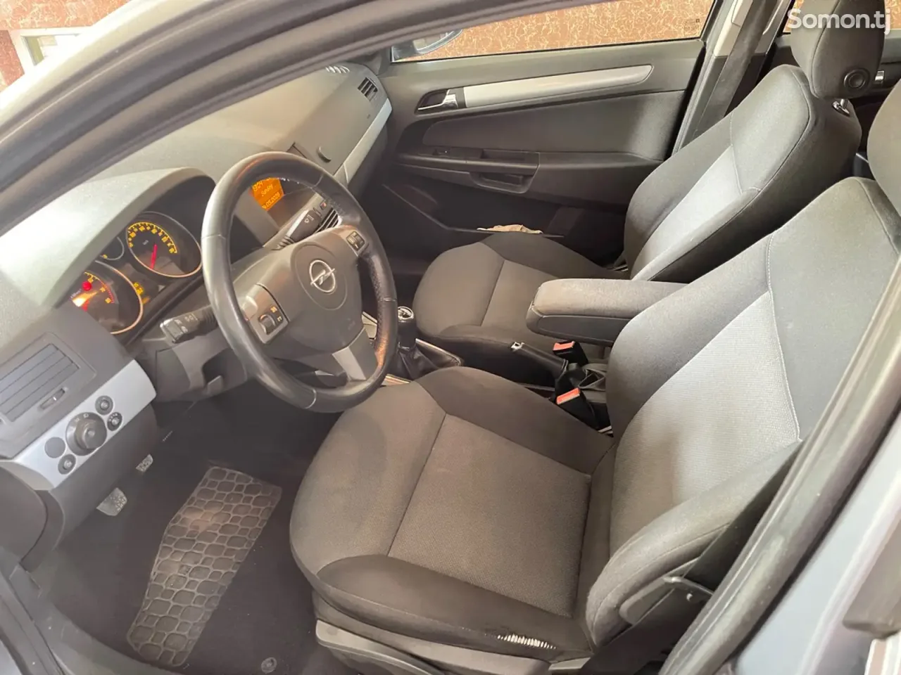 Opel Astra H 2007 · 1.6 MT